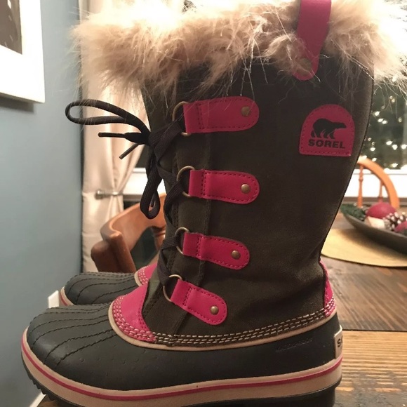 sorel youth joan of arctic